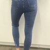 Jeans in blauw met rafeltjes hoge taille en skinny