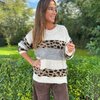 Pull wit met leopard accentjes