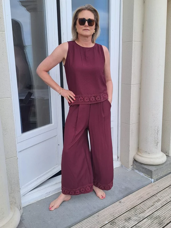 Broek met kant in aubergine