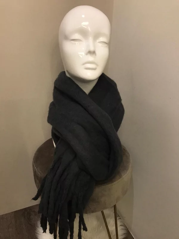 Sjaal in donker grijze kleur