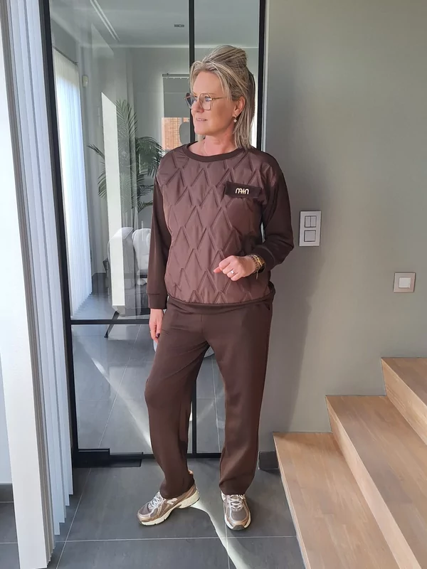 Comfy setje broek en sweater in bruin