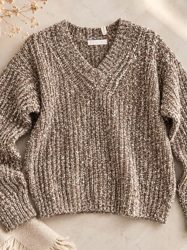 Pull in bruin met v hals