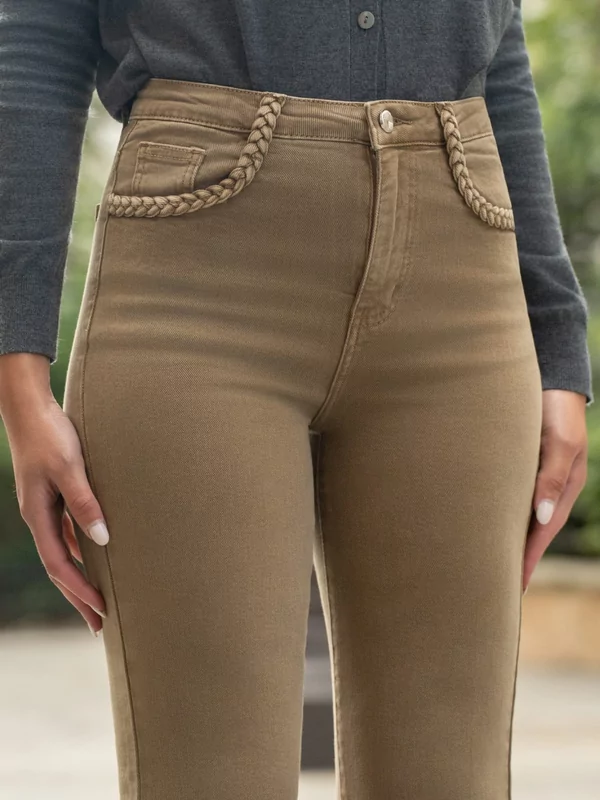 Flaired jeans in taupe