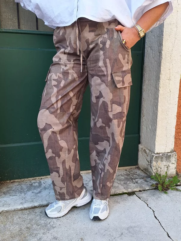 Cargo boek in army print