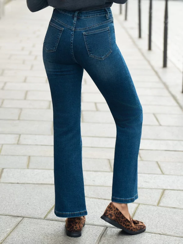 Flaired jeans in mid blauw