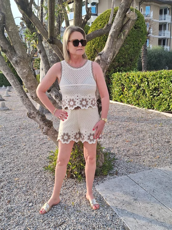 Kanten set short en top in beige taupe