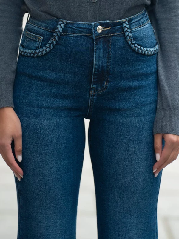 Flaired jeans in mid blauw