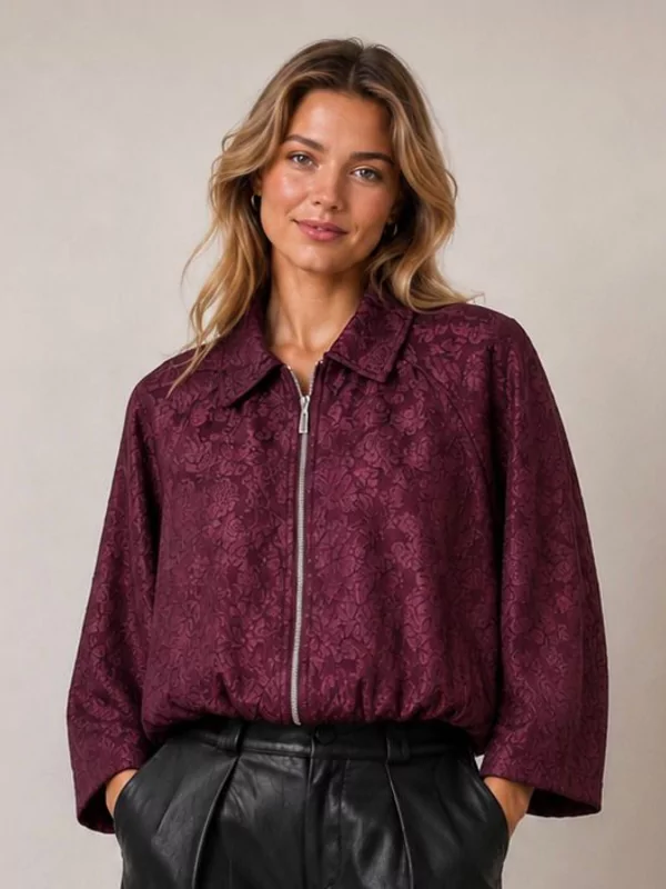 Bomber jas met bloemenmotiefje in burgundy