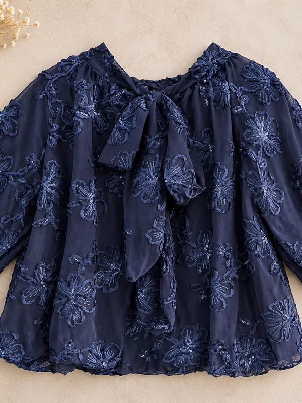 Bloesje met bloemen in blauw