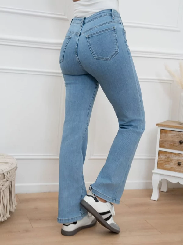 Flaired jeans in mid blauw