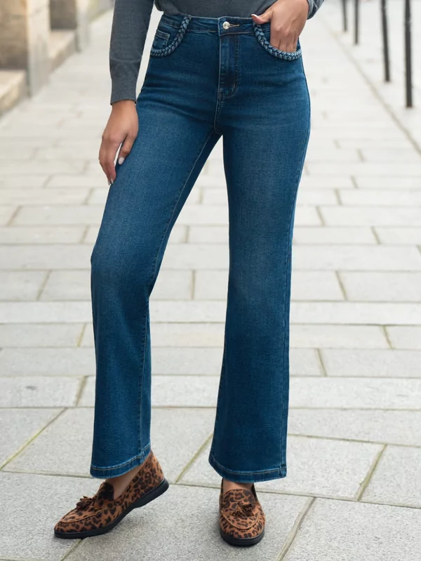 Flaired jeans in mid blauw