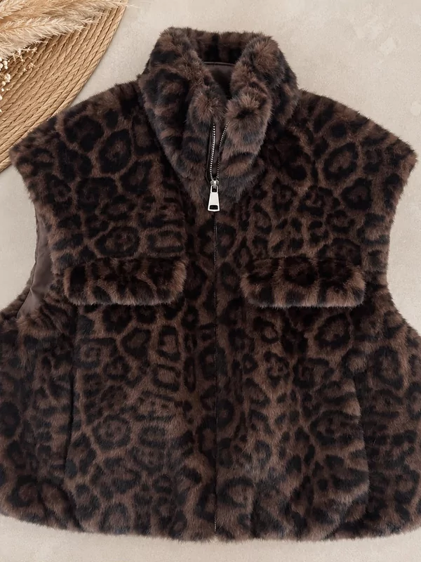 Body in leopard print