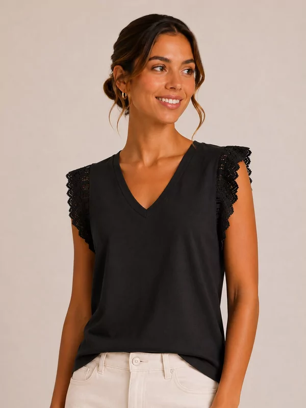 T-shirt v-hals met kant in zwart