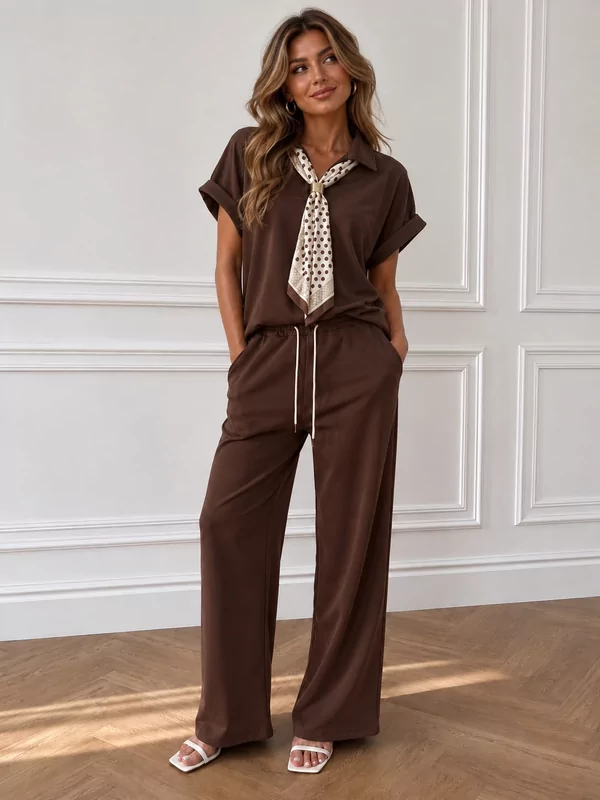 Setje met das broek met elastiek en bloes bruin