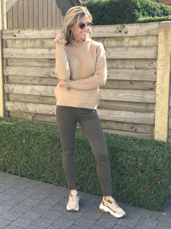Pull met kraag in beige