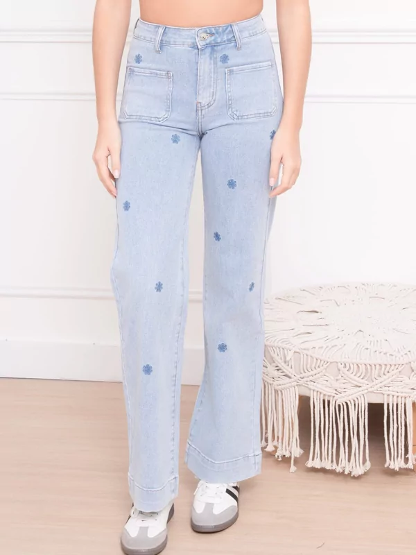 Wide leg jenas in blauw met fantasie borduur