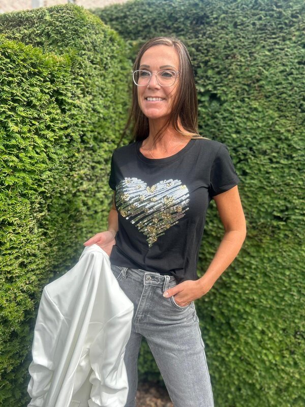 Zwarte t-shirt met hart in zilver