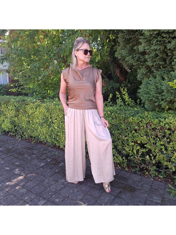 Losse broek in ecru satijn look