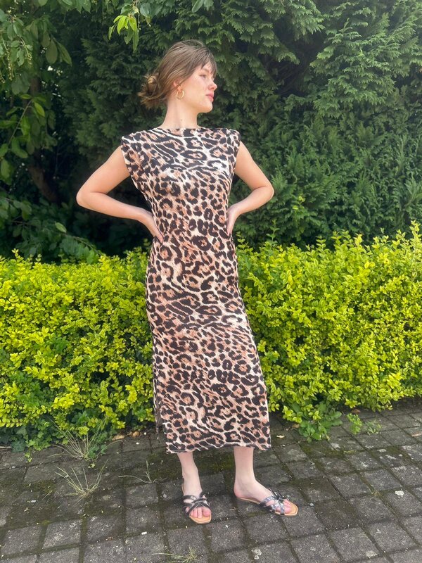 Kleed leopard print recht model