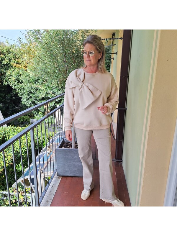 Sweater met strik in beige