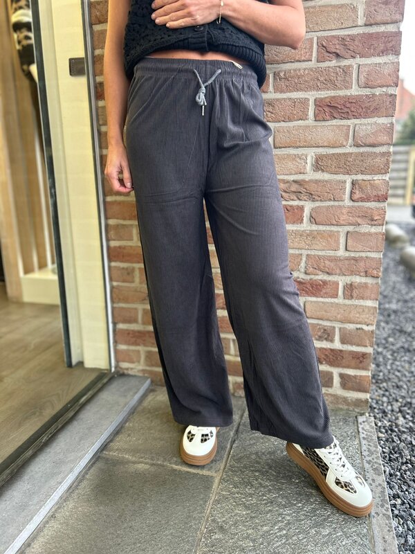 Losse broek in grijze velour