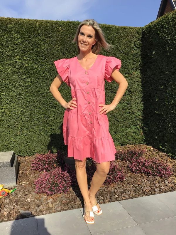 Kleedje met knoopjes roze