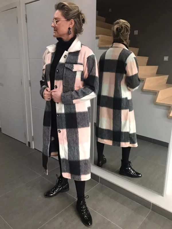 Lange jas roze met grijze tinten