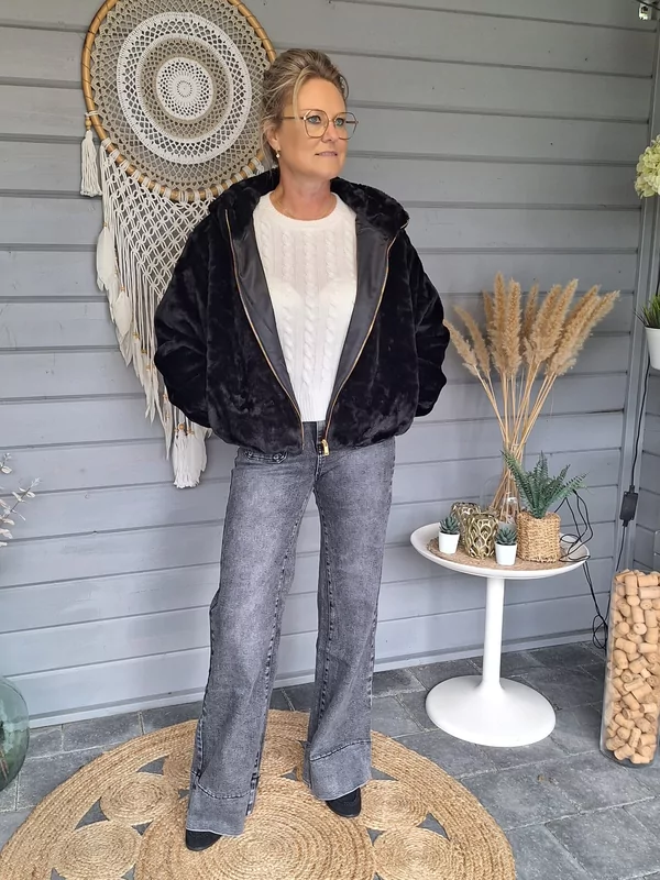 Soft feel jas met kap in zwart