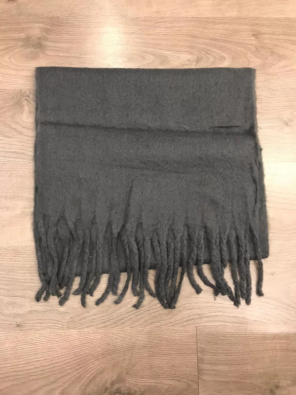 Sjaal in donker grijze kleur