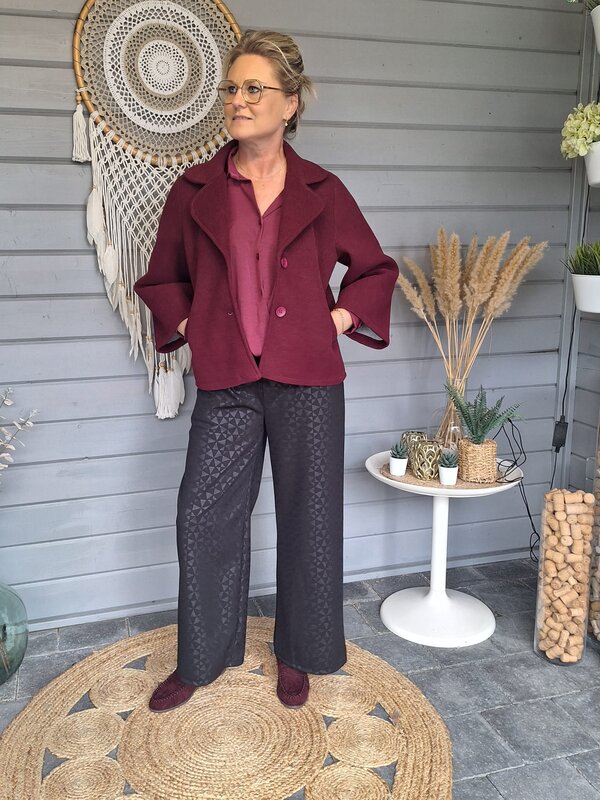 Kort jasje in burgundy