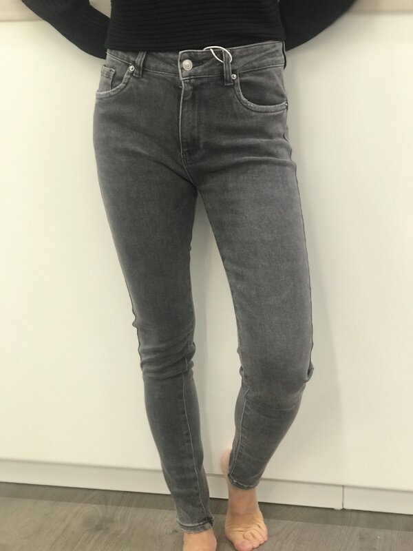 Jeans in donker grijs hoge taille en skinny