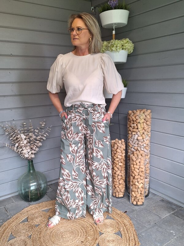 Broekje in kaki print