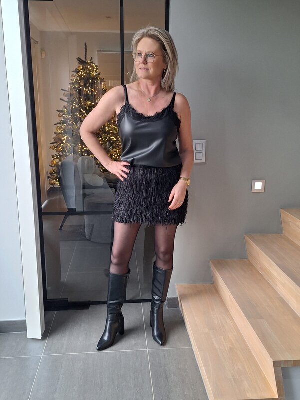 Topje in zwart leder look