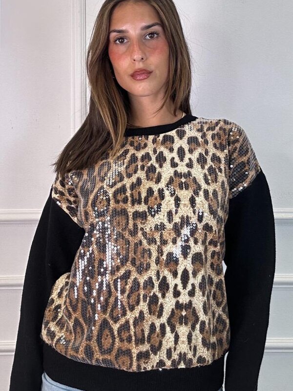 Pull leopard in camel