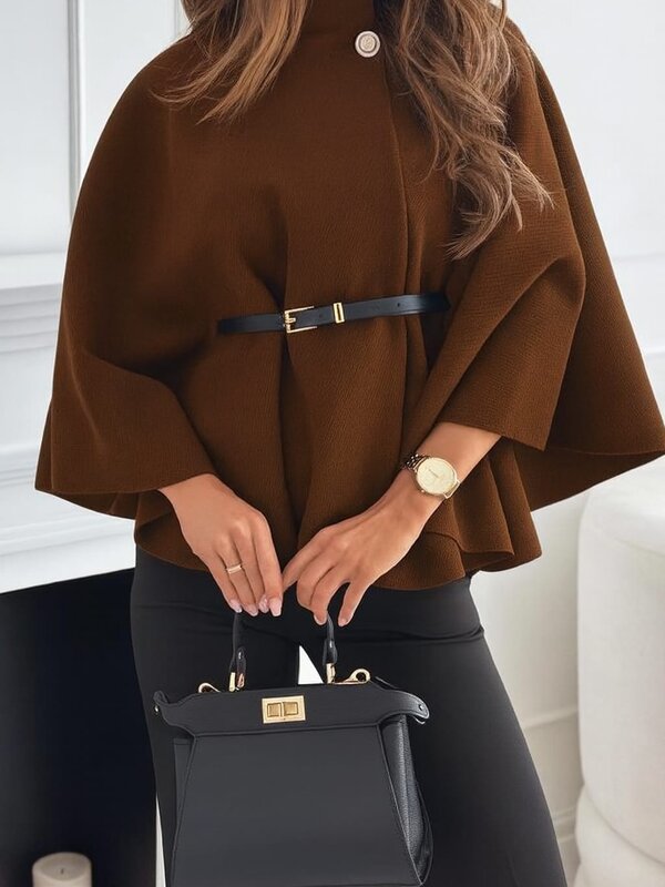 Poncho in bruin met riem