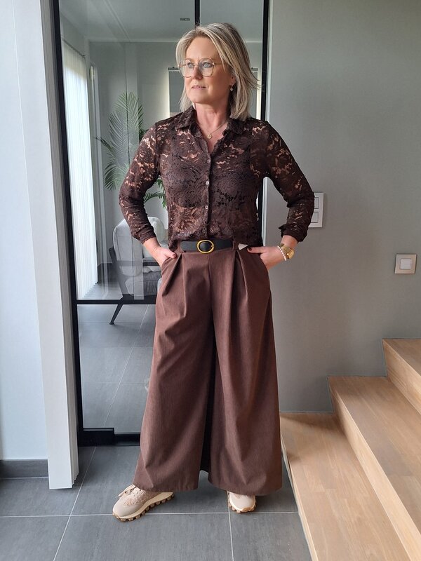 Donker bruin kanten hemdje