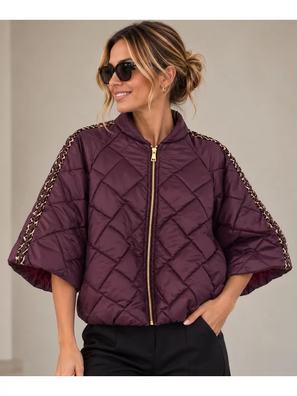 Jas in burgundy met 3/4 de mouwen