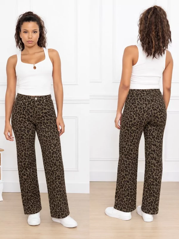Jeans in kaki leopard print
