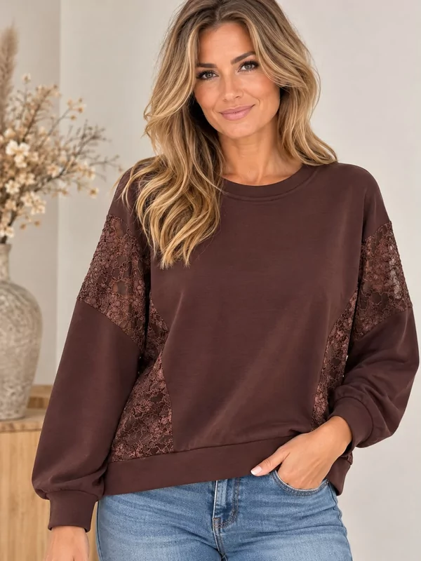 Sweater met kant afwerking in bruin