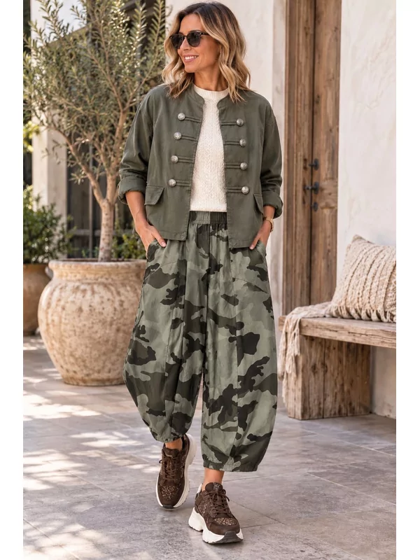 Losse camouflage broek met elastiek