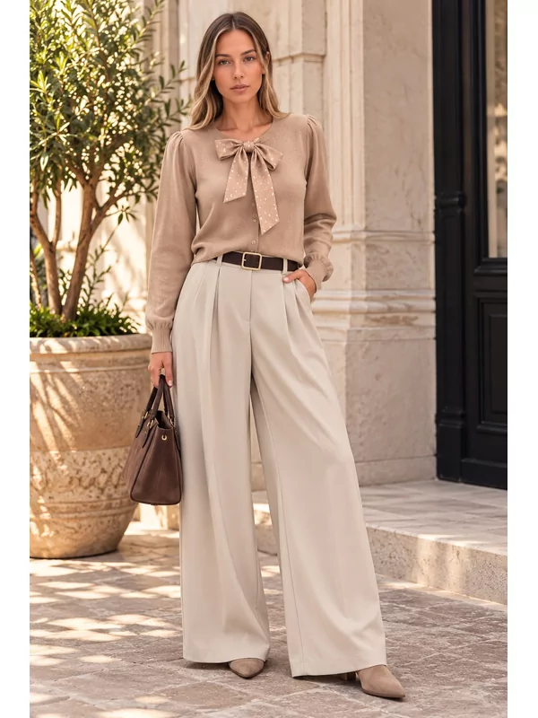 Pull met strik in beige