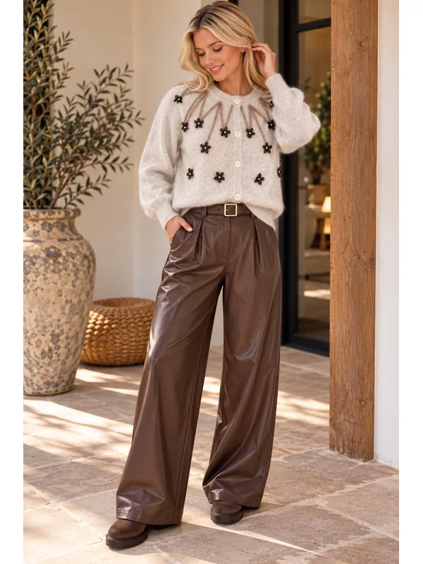 Pull / cardigan in beige
