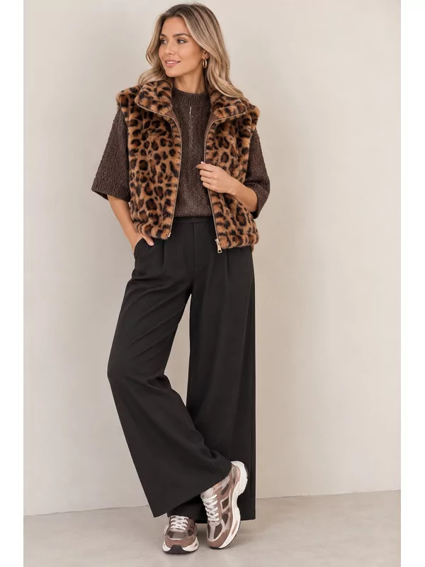 Body in leopard print