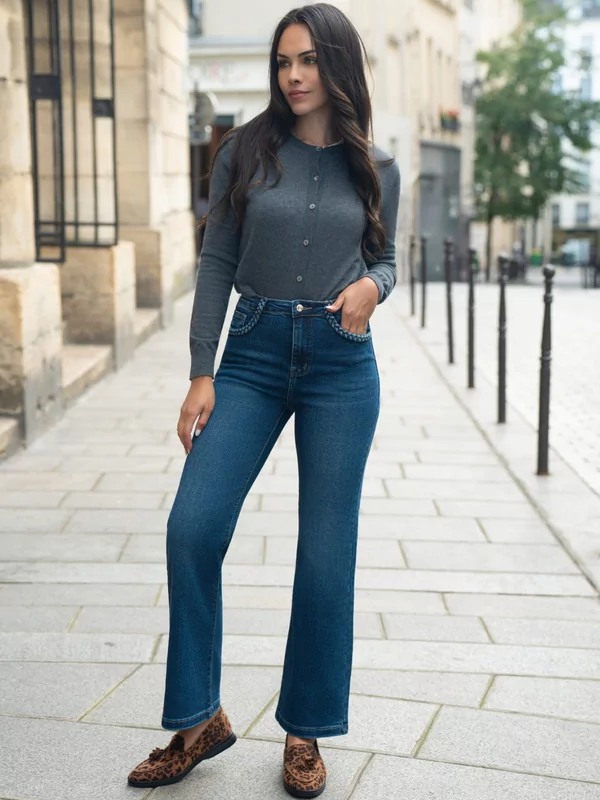 Flaired jeans in mid blauw