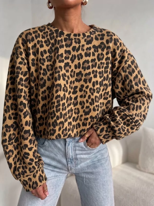 Sweater los model in leopard print camel design