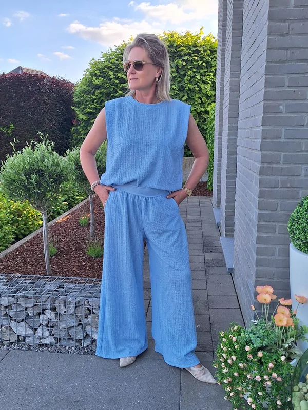 Blauw topje met ketting