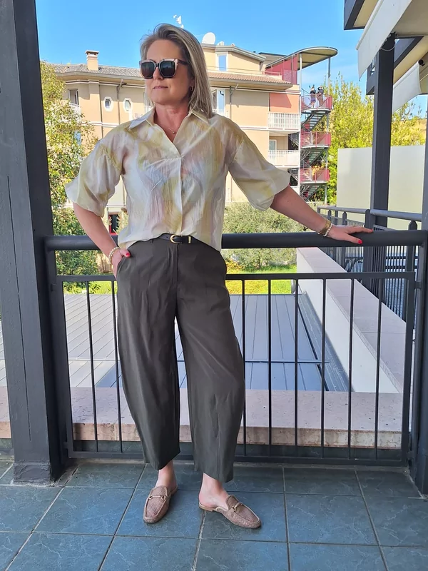 Hemdje met geel printje