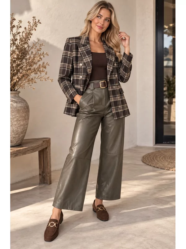 Leder look broek in kaki met gratis riem