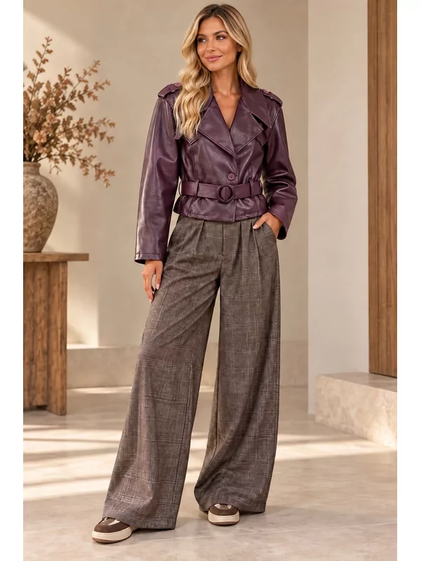 Leder look jasje met gesp in aubergine