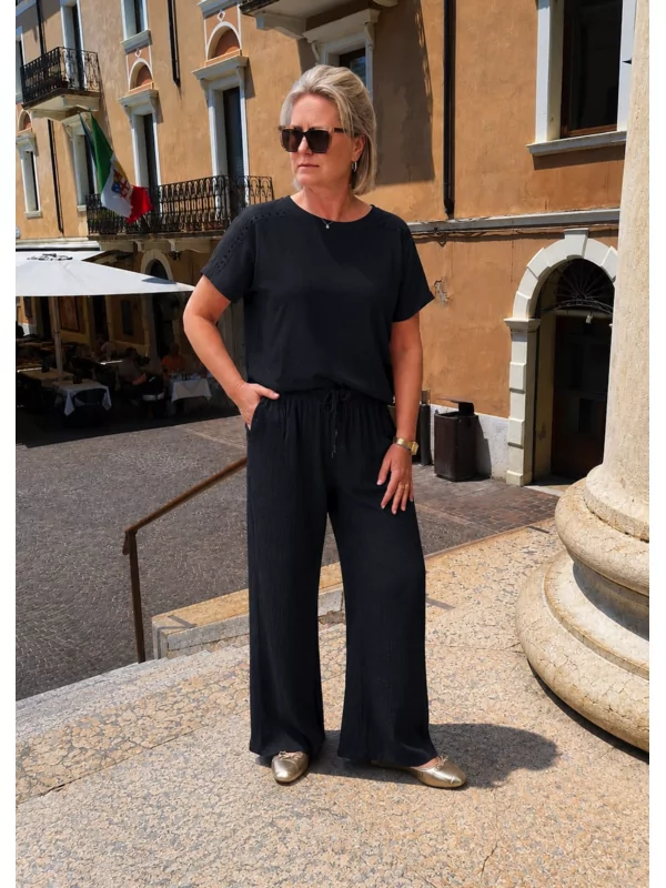 Broek only in zwart